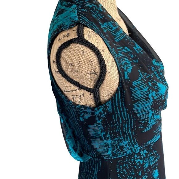 EUC Forever21 Black Turquoise Sleeveless Faux Wrap Crepe Dress Size XS - Picture 6 of 11